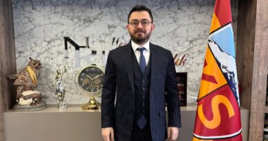 Kayserispor Başkan Vekili Emir Akpınar, Saadet Partisi Genel Başkanı ve Kayseri Milletvekili Mahmut Arıkan’a tepki gösterdi.